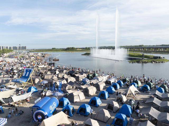 片揭露露营热退潮后藏着残酷真相冰球突破上帝视角惊爆！数万张照(图6)